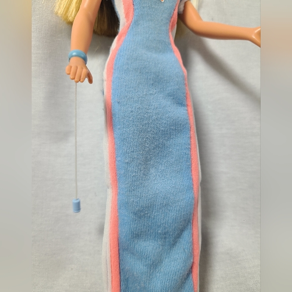 Barbie Totally YoYo SKIPPER Doll with Fashion, YoYo Kitty & Bee 1998 Mattel - Picture 2 of 6